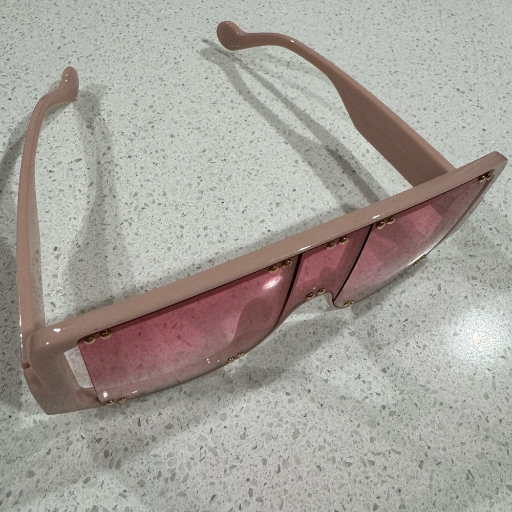 Pink sunglasses - Picture 8 of 9
